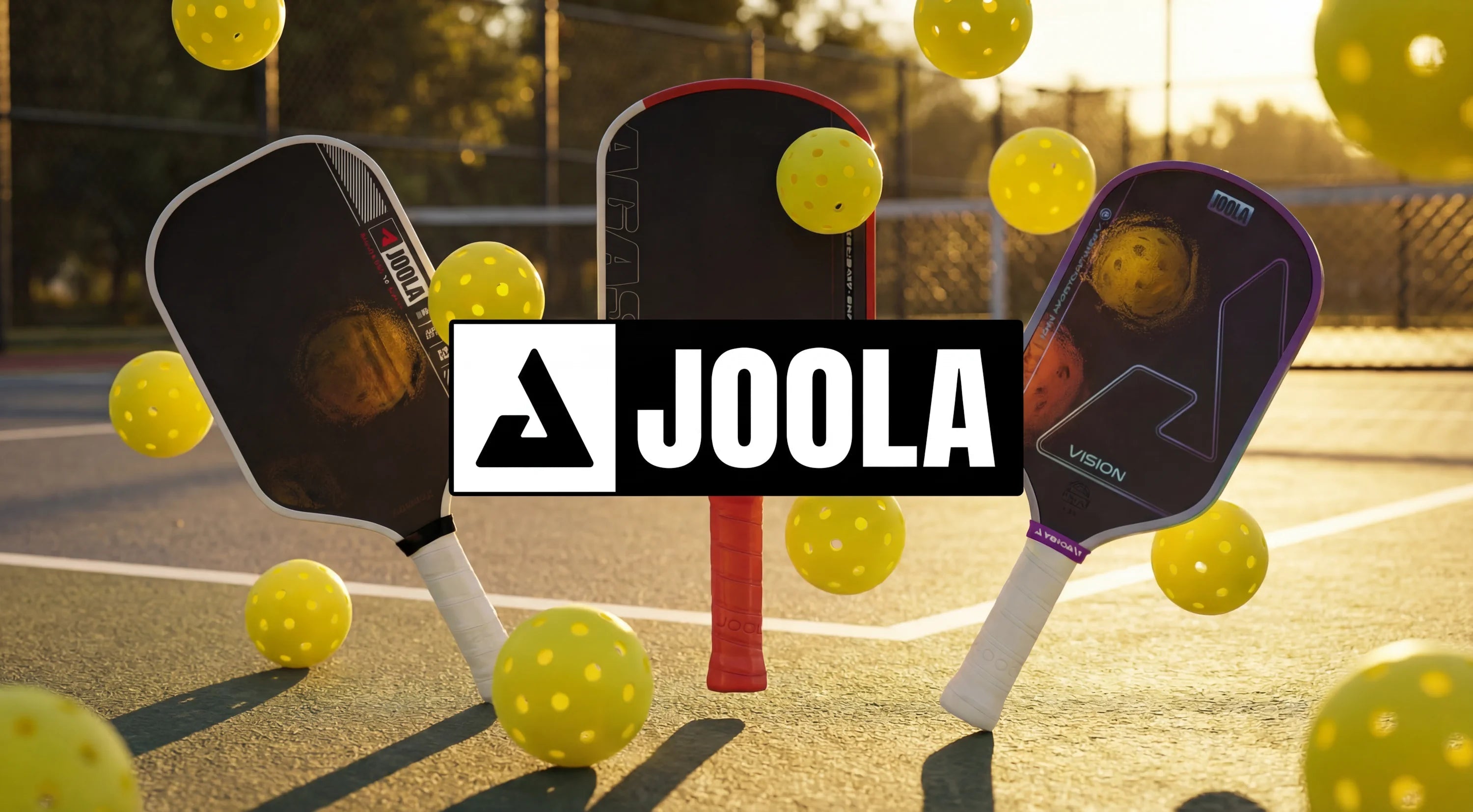 JOOLA Logo mit Pickleball Paddles