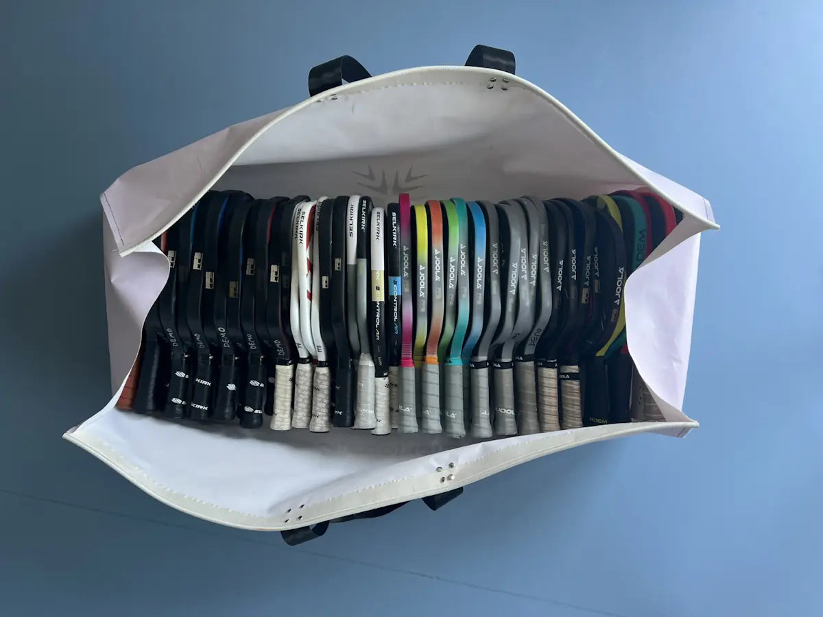 Grosse Pickleball Paddle Tasche für Schulen von Pro Pickleball - Upcycling Material