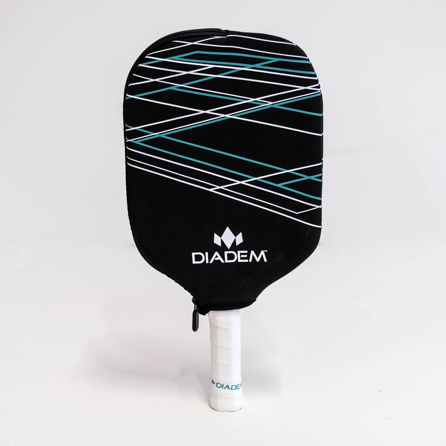 DIADEM Pickleball Paddle Cover - schwarz mit Linien